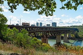 Edmonton streetcar #33 crossing the High Level Bridge