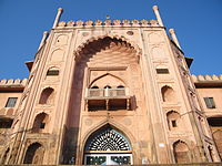 Entrance to Taj-ul Masajid,Bhopal