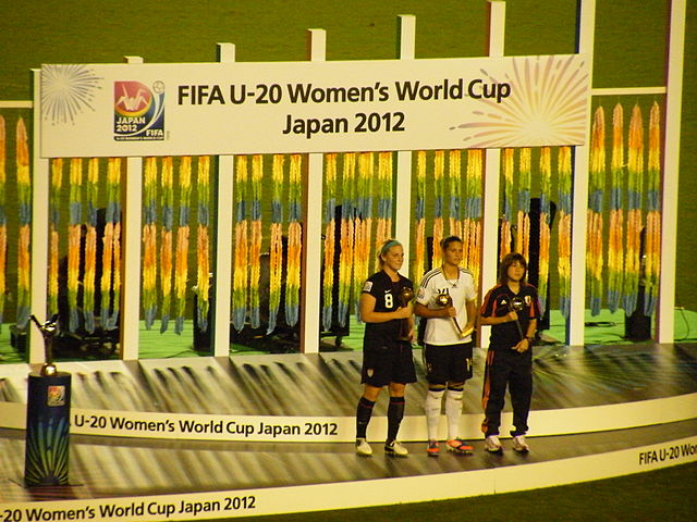 L-R: Julie Johnston (Bronze Ball), Dzsenifer Marozsán (Golden Ball) and Hanae Shibata (Silver Ball).