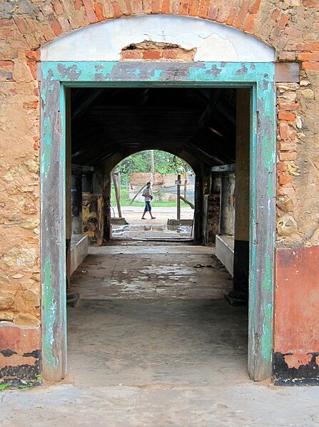 File:Fading Door Frame.jpg