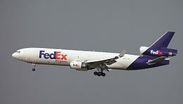 Грузовой MD-11, принадлежащий FedEx Express