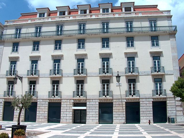 Pessoa's birthplace: a large flat at São Carlos Square, just in front of Lisbon's opera.