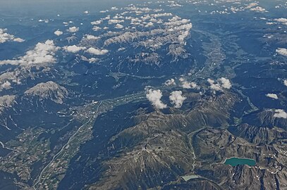 Oberinntal bei Telfs. Weiter talabwärts Innsbruck. English: View downstreams to city Innsbruck