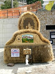 Un carro di grano esposto al Raduno Internazionale delle Mongolfiere di Fragneto Monforte
