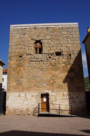 Frontal Palacio de los Condes de Cirat.jpg