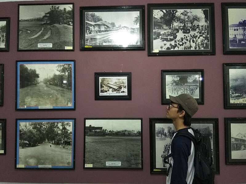 File:Galeri Arsip Kota Padang.jpg
