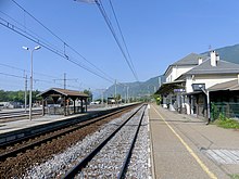 in het station: sporen en perrons