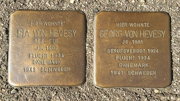 Stolpersteine memorials for Georg and his wife Pia de Hevesy in Freiburg