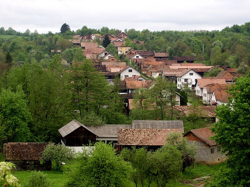 File:Gornja Velešnja - panorama.jpg