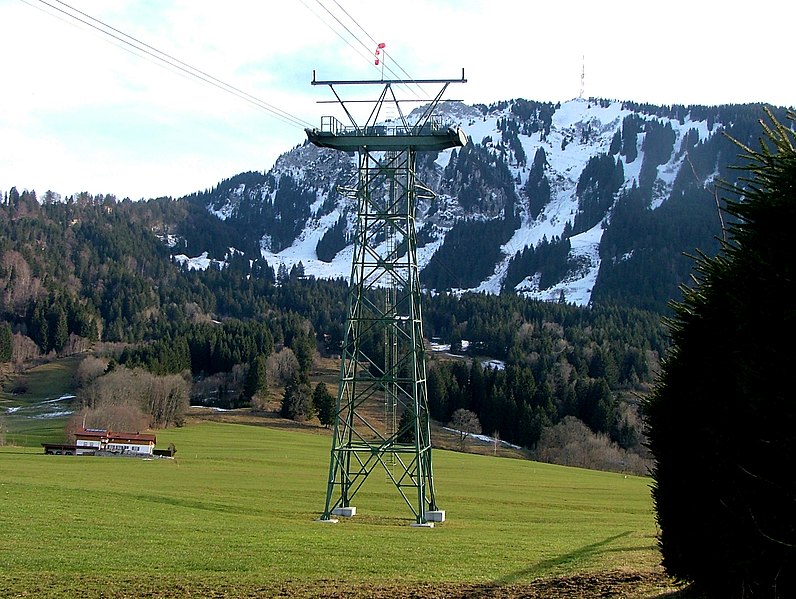 File:Grünten Seilbahn - panoramio.jpg