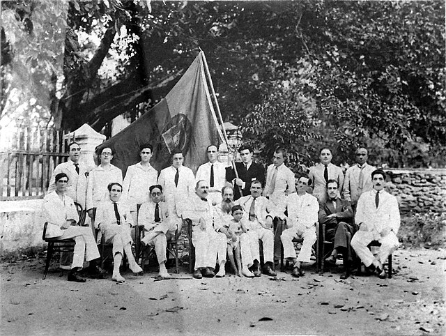 Group of political deportees in Timor, 1932.