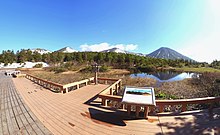 睡蓮沼と八甲田連峰。十和田八幡平国立公園