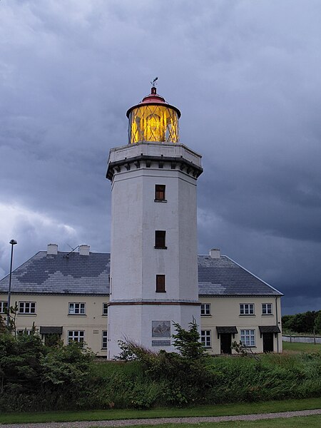 File:Hanstholm lighthouse 01.jpg