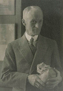 Harvey Williams Cushing, 1920s Harvey Cushing, Doris Ulmann 1920s.jpg