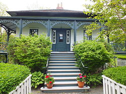 Hawthorne Cottage 001.jpg