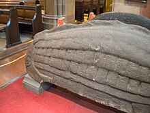 Govan Old Church.jpg'de Hogback taşı