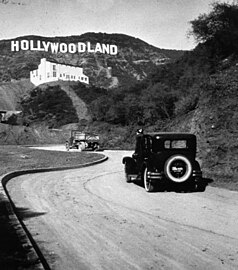 Le panneau Hollywoodland à ses débuts, dans les années 1920.