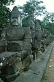 Angkor Thom, Südtor: Brücke mit Götterstatuen