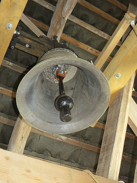 File:Inselkirche, Kloster, mittlere Glocke 2019-06-11 ama fec.JPG