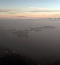 Isola d'elba vista dall'aeroplano 01.jpg