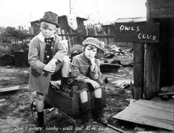 Jackie Cooper and Robert Coogan in Skippy