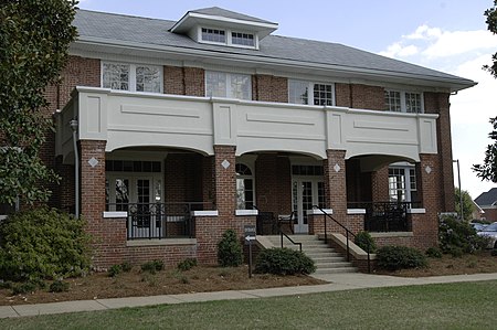 Johnston Hall, Elon University