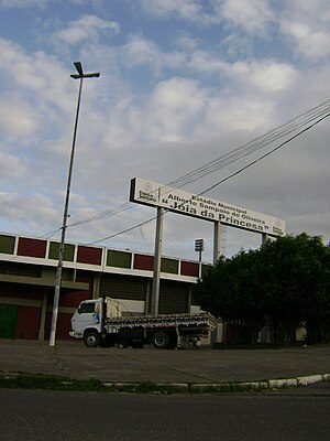 Fachada de l Stádio Municipal Alberto Oulibeira, l Joia de la Princesa