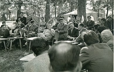 Sa Josipom Brozom Titom, Slobodanom Penezićem Krcunom, Jovanom Veselinovim u Negotinu 1959.