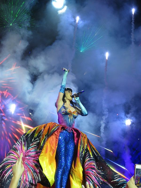 Perry closing the show with a performance of "Firework"