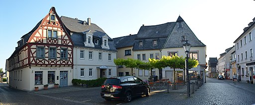 Kirchberg (Hunsrück), Marktplatz 1-4