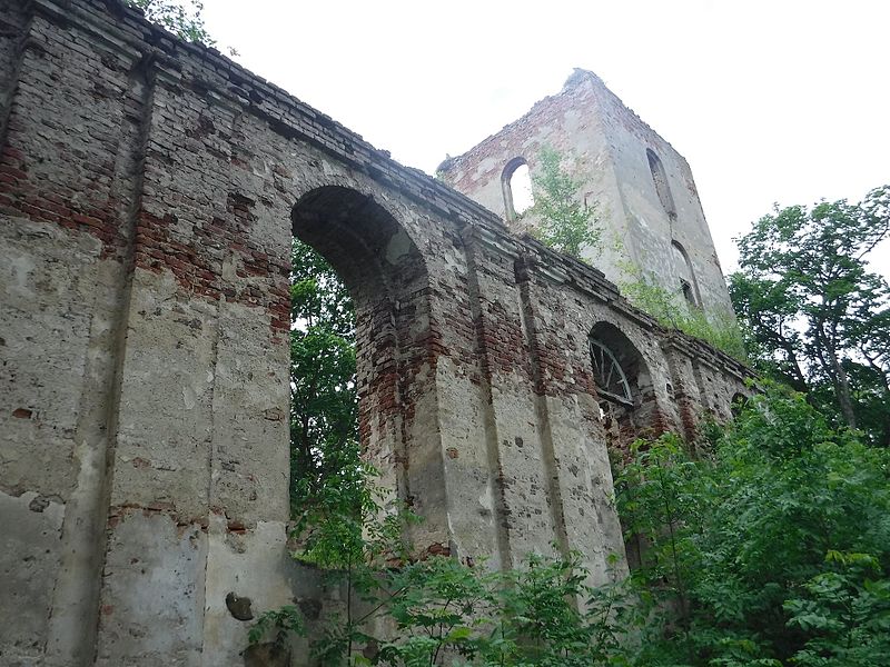 File:Kirchenruine-Schillen-Ostpreussen.jpg