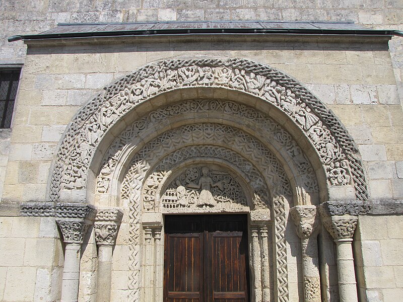 La Lande-de-Fronsac déli portál templom 2.jpg