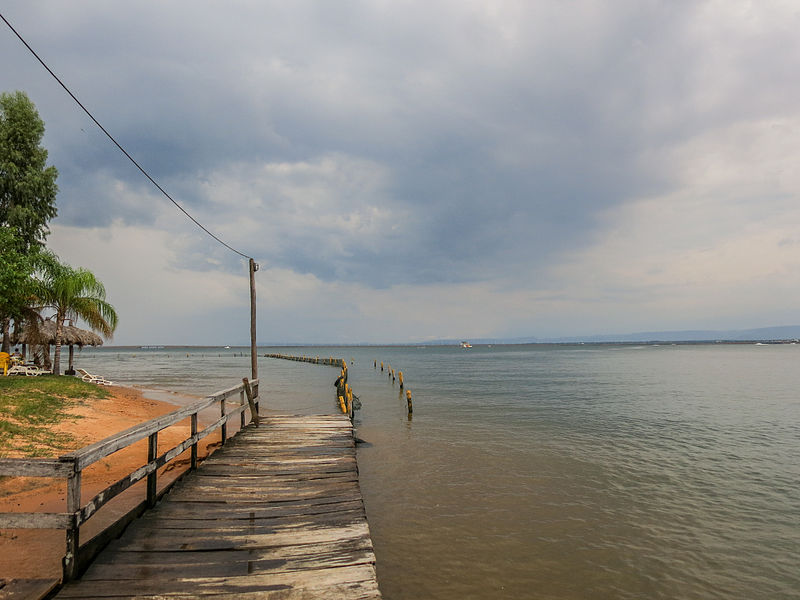 File:Lago de Palmas 03.jpg