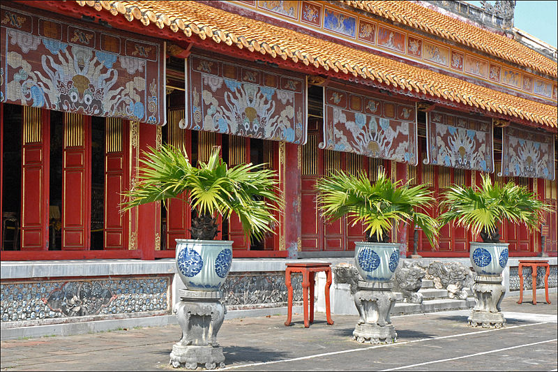 File:Le temple du culte de la dynastie des Nguyên (Cité impériale, Hué) (4381218569).jpg