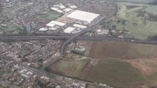 Archivo: London Borough of Hillingdon desde el aire - 2014 12 26.webm