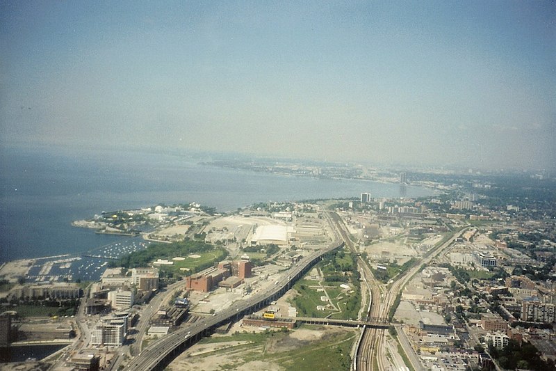 File:Looking West from the CN Tower, Toronto, Ontario -- 2008-05-10.jpg