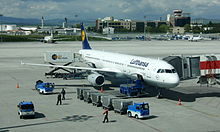 Beladen eines Airbus A321 der Lufthansa