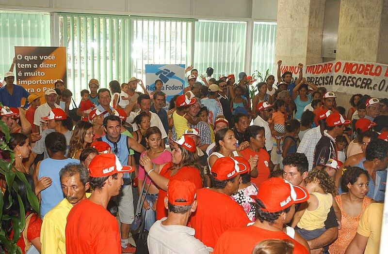 File:MLST Brazil April 2005.jpg