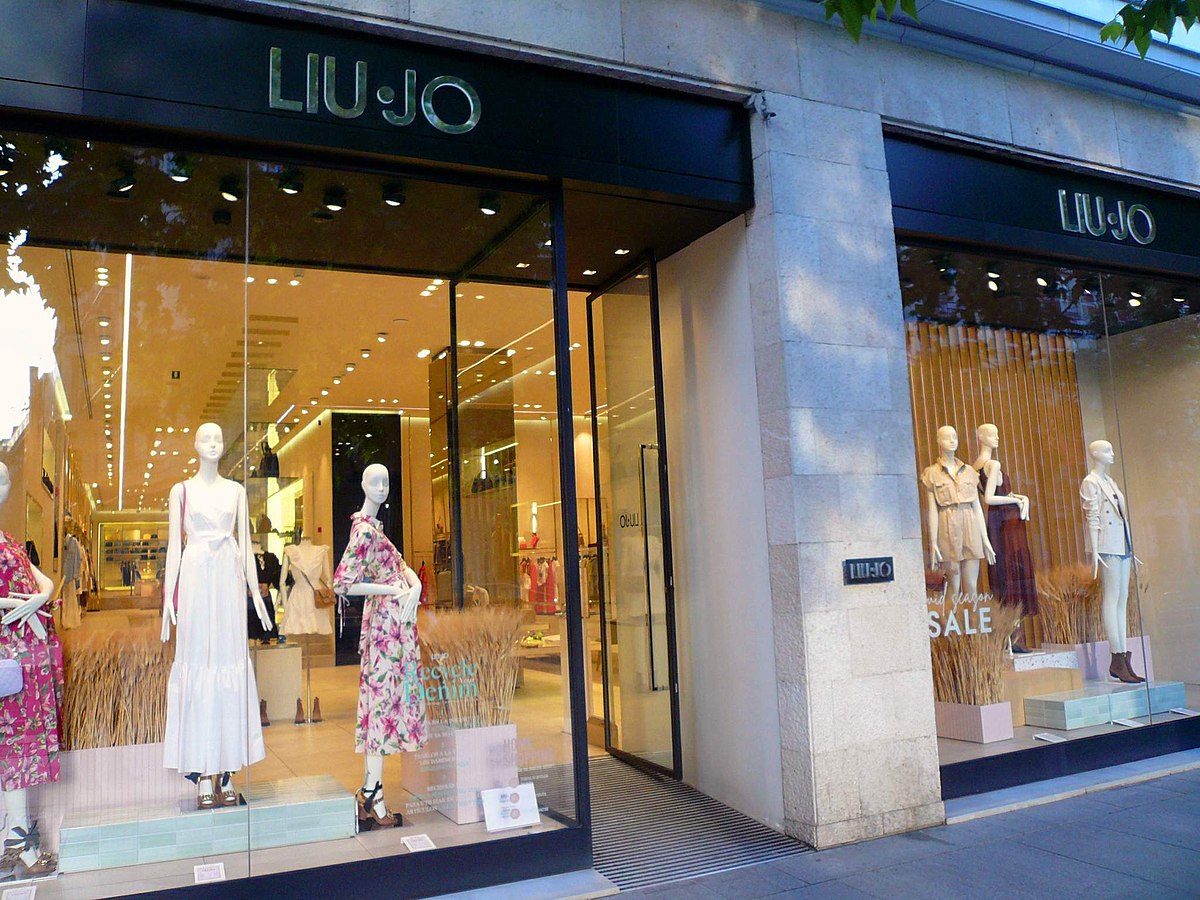 File:Madrid - Louis Vuitton (Serrano 66) 1.jpg - Wikimedia Commons