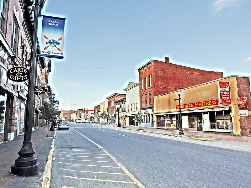 File:Main Street, Skowhegan, Maine (2015).jpg