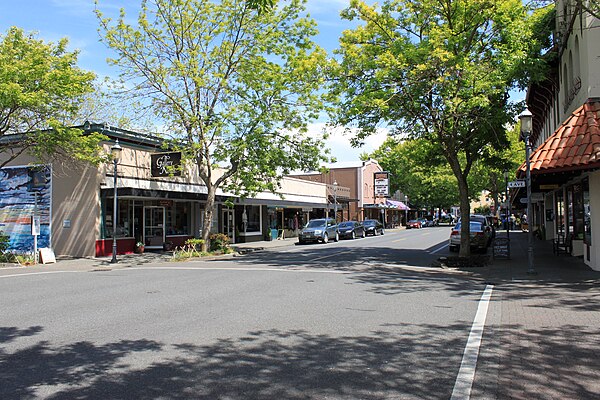 Main Street in downtown Edmonds