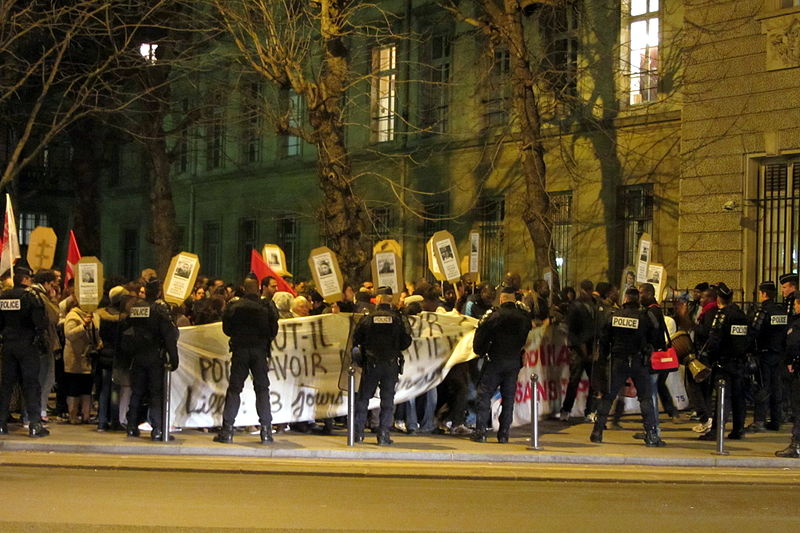 File:Manifestation sans-papiers 06.jpg