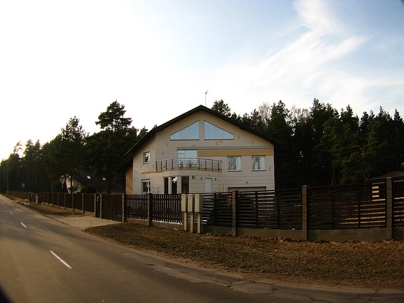 File:Mansion near Druvciems - panoramio (4).jpg