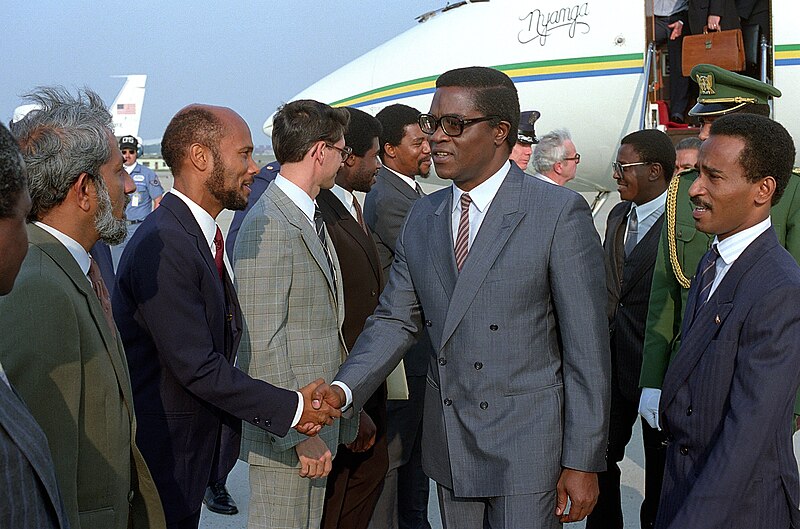 File:Manuel Pinto da Costa and US State Department delegation, Andrews Air Force Base, Maryland - 19860926.jpg
