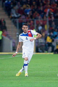 Mauricio Isla - Spain vs. Chile, 10th September 2013.jpg