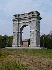 Мемориальная арка Тилтона 1882.jpg