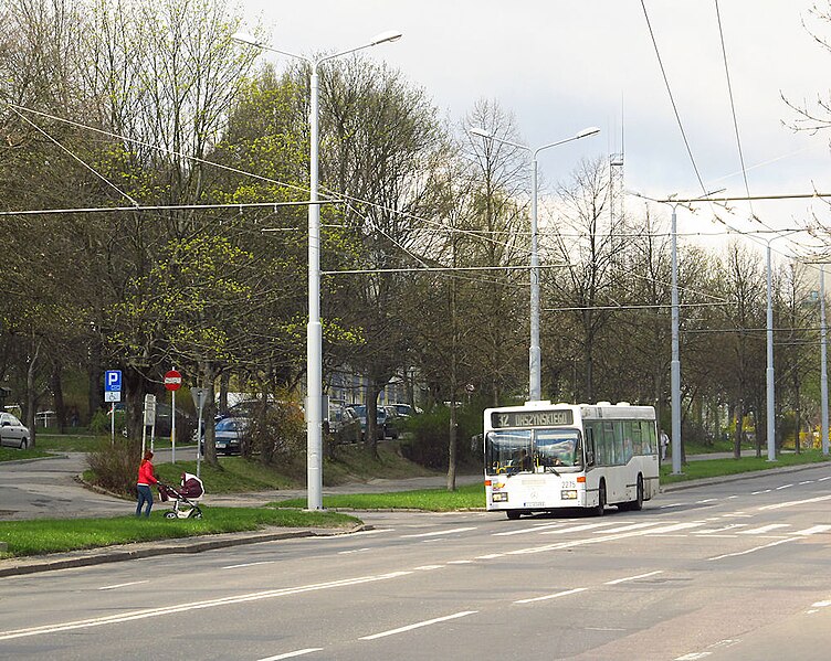 File:Mercedes-Benz O405N2, -2275, MPK Lublin (33072622294).jpg