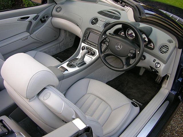 2006 facelift interior (SL 55 AMG)