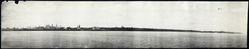 File:Milwaukee from the bay 1912.png