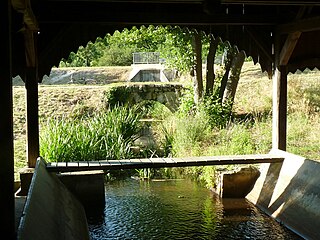 Pont de pierre de 1850 (prise de vue sous le lavoir)